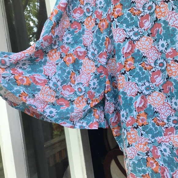 Rachel Zoe flowy top size M - Picture 3 of 3